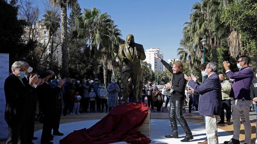 Inauguración de la estatua de Chiquito en Málaga