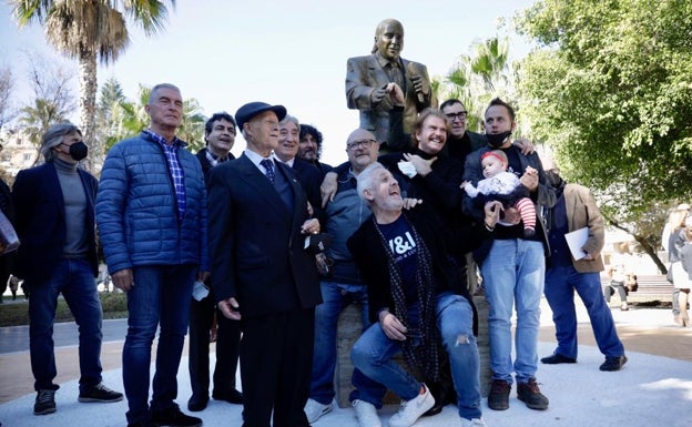 Chiquito de la Calzada renace en su barrio de Huelin