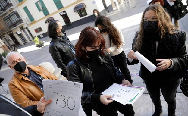 Todos quieren salir en 'La chica de nieve': 2.000 personas se presentan al casting en Málaga