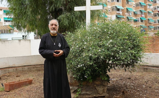 Padre Cacho, protagonista de un documental donde da voz a los que sufren