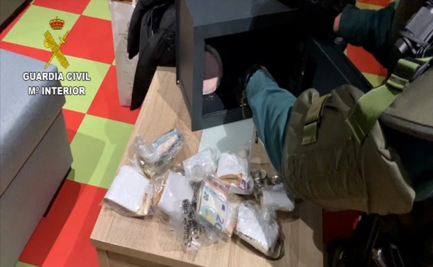 Una banda usaba a un mensajero para repartir drogas y eludir los cierres perimetrales por el Covid en la Axarquía