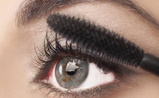 Pestañas postizas: consejos, riesgos y precauciones a tener en cuenta