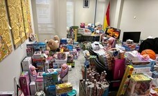Rincón de la Victoria entrega juguetes nuevos a familias con escasos recursos
