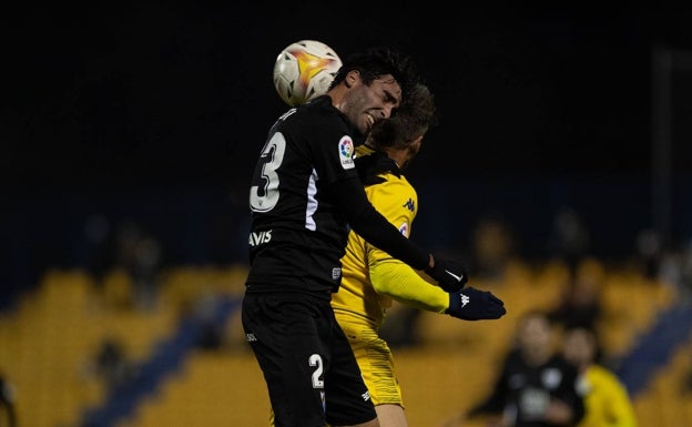 El Málaga se mantiene a cuatro puntos de los 'play-off' gracias al triunfo