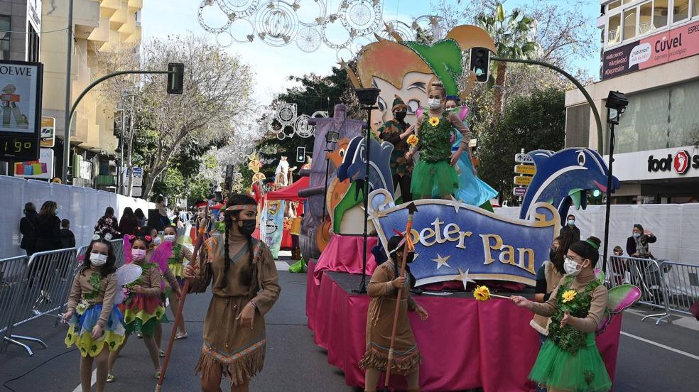 Los Reyes saludan a los niños en Marbella, Puerto Banús y San Pedro