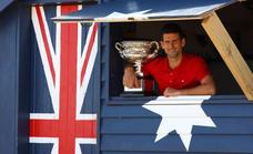 Djokovic se aferra a no ser deportado de Australia