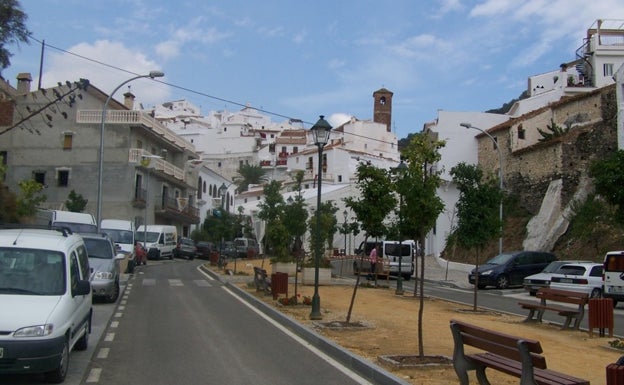 Salares se convierte en el municipio malagueño con menos población empadronada al superarlo Atajate