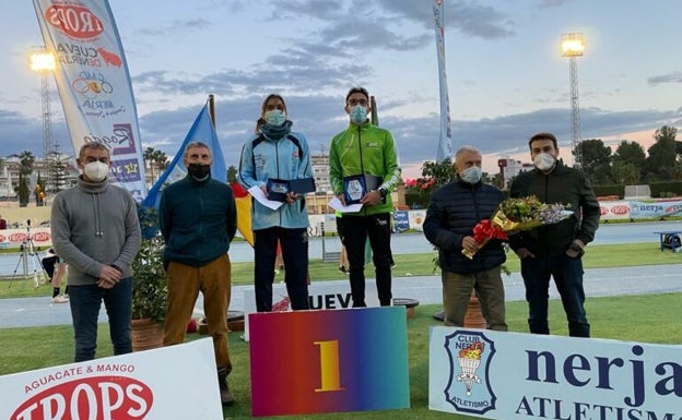 Lucía Pérez e Ignacio Grondona ganan el Criterium de Navidad de atletismo de Nerja en homenaje a Pepe Pascual