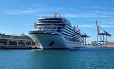 El crucero 'Viking Venus' realiza su primera escala en el puerto de Málaga