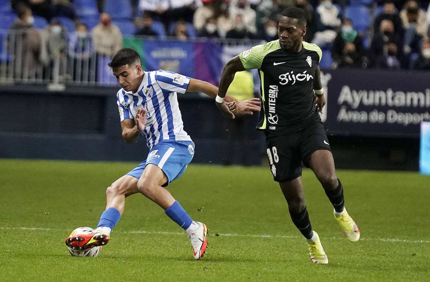 El Málaga empata en casa con el Sporting (2-2)