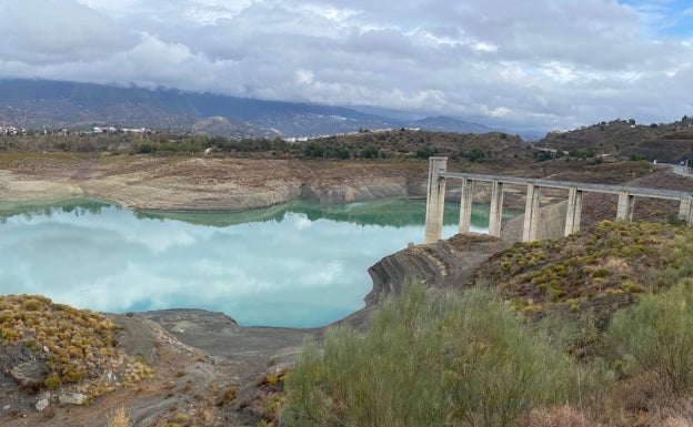 Inversores privados buscan suelo para construir una desaladora en la Axarquía