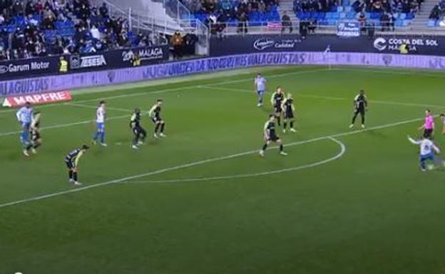 El Málaga salva el empate con la reacción final y el golazo de Ramón (2-2)