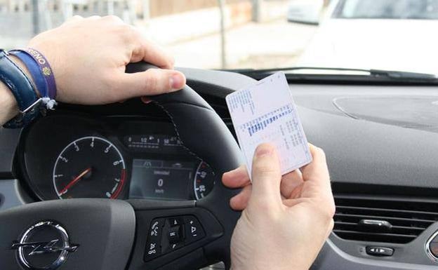 El código 106.5 que ningún conductor querrá que la DGT incluya en su carnet de conducir