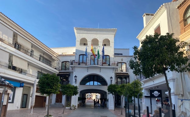 Nerja da luz verde definitiva al presupuesto para 2022, que destina 8,8 millones a inversiones