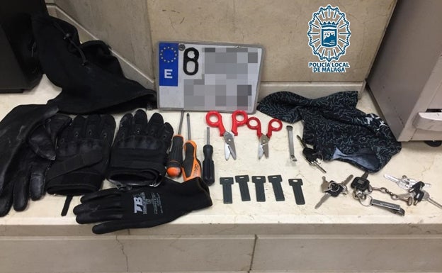 Detenido tras circular en sentido contrario con una moto robada y la matrícula manipulada en Málaga