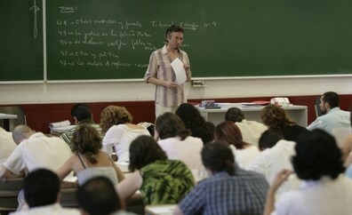 Andalucía no espera al decreto de regulación de interinos y convocará las oposiciones a maestros