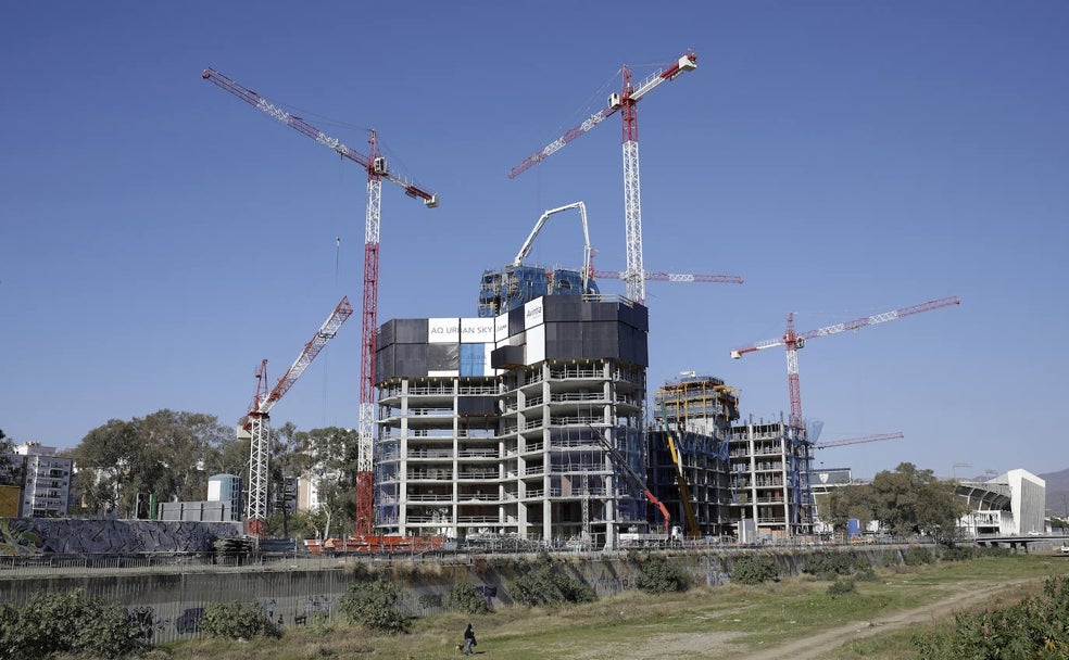 CaixaBank financiará la construcción de la torre sur de AQ Urban Sky en Martiricos