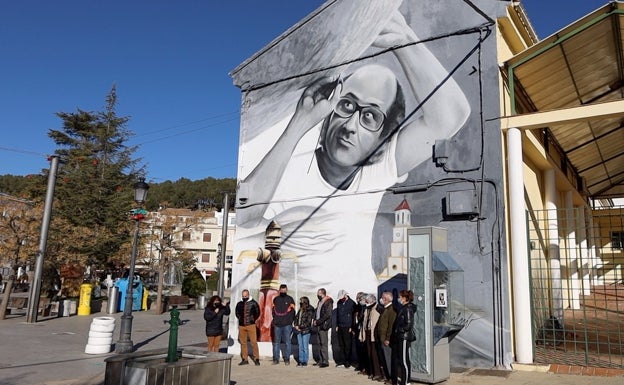 ¿Por qué un pintor brasileño es el protagonista de un mural en Villanueva del Trabuco?