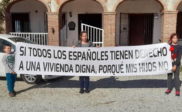 Ordenan la demolición de dos viviendas rurales en Benajarafe construidas sin licencia en 2004