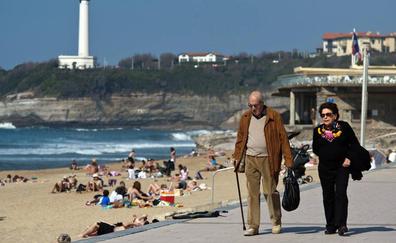 La pensión de los jubilados sube casi 50 euros al mes en 2022