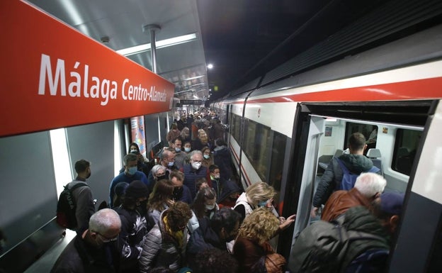 Renfe comienza a recuperar los Cercanías perdidos en Málaga tras la presión de los usuarios