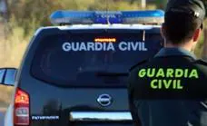 Guardias civiles evitan el suicidio de un hombre en Mijas