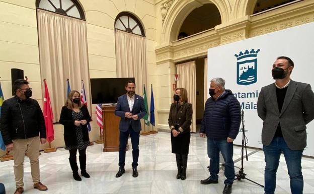 El PSOE vuelve a pedir en el pleno de Málaga que se acabe la plusvalía por herencia y PP y Cs que se restituyan todas las líneas del cercanías