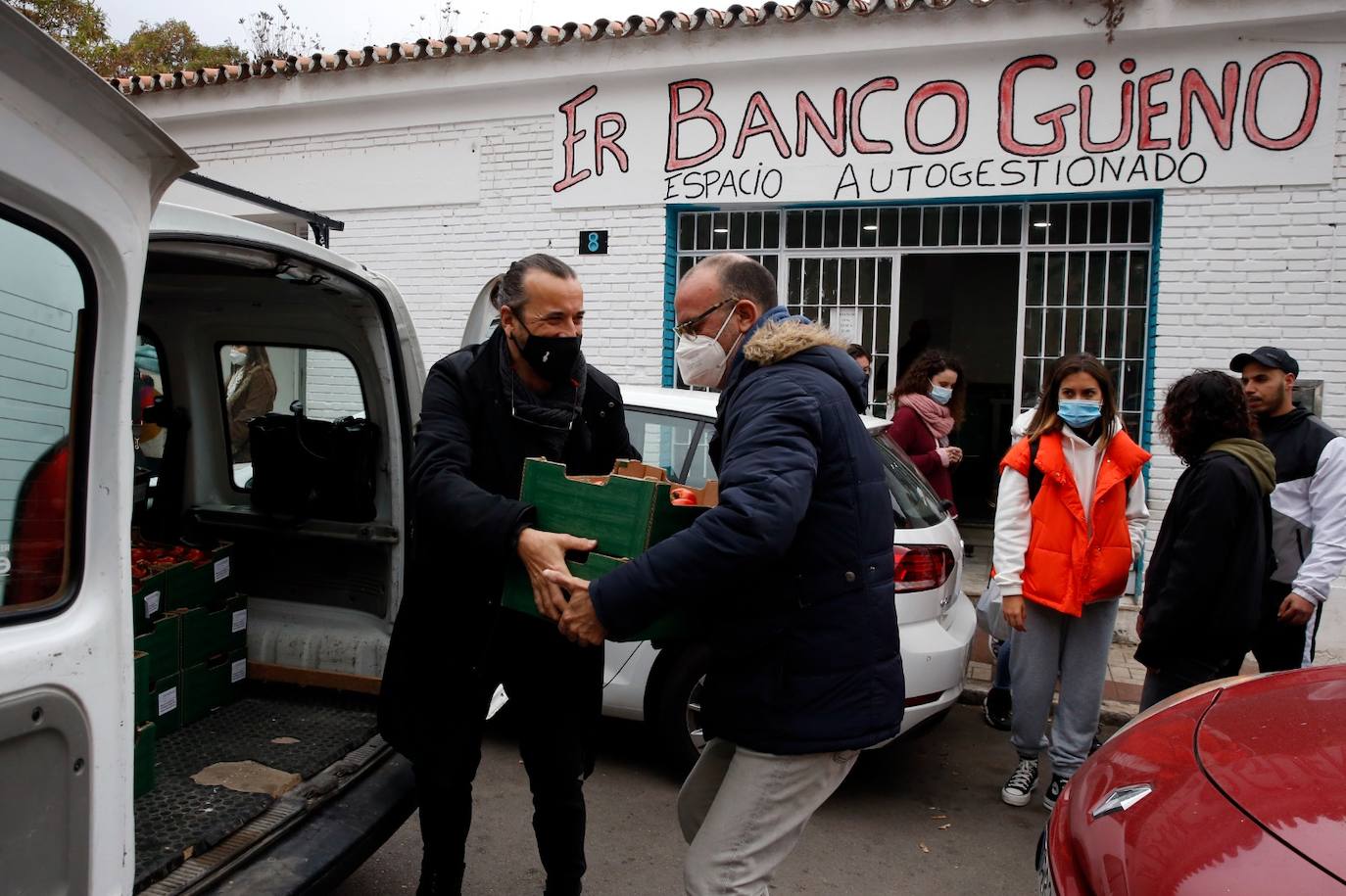 Los cómicos Ángel Rielo y Tú no mandas visitan la Casa de la Buena Vida