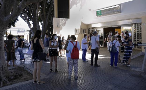 El Colegio de Médicos de Málaga pide más dinero para la primaria y cambiar el modelo para ganar en eficacia