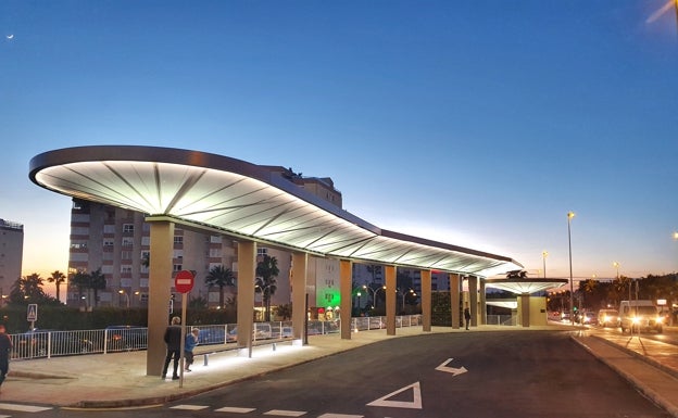 Torrox estrena estación de autobuses y taxis tras una inversión de 420.000 euros