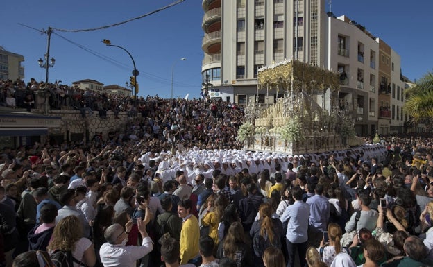 El Ayuntamiento y las cofradías de Málaga se dan un mes para ver si los cortejos pudieran pasar por la Tribuna de los Pobres