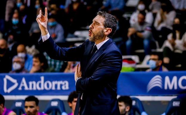 La duración del contrato condiciona la llegada inmediata de Ibon Navarro al Unicaja