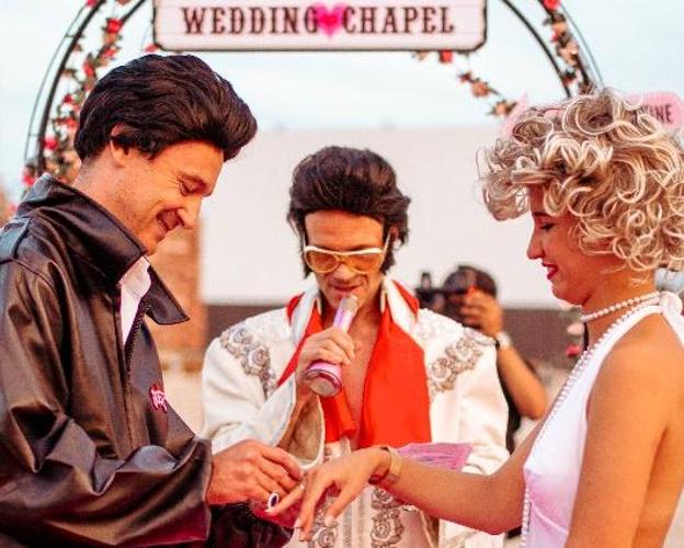 Celebra San Valentín con una boda al estilo de Las Vegas, con Elvis incluido