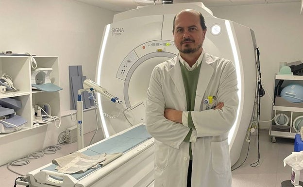 Ignacio Álvarez: «La luz se ha hecho para la medicina gracias a las técnicas radiológicas de imagen»