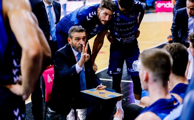 Vídeo: así dirige los partidos Ibon Navarro, nuevo entrenador del Unicaja