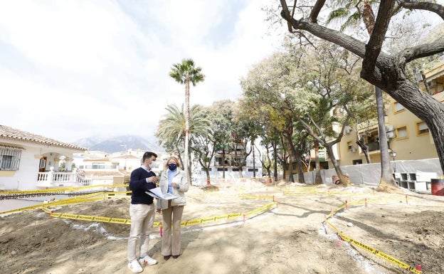 La remodelación del parque de la calle Juanar en Marbella incluye la creación de senderos y zona de juegos