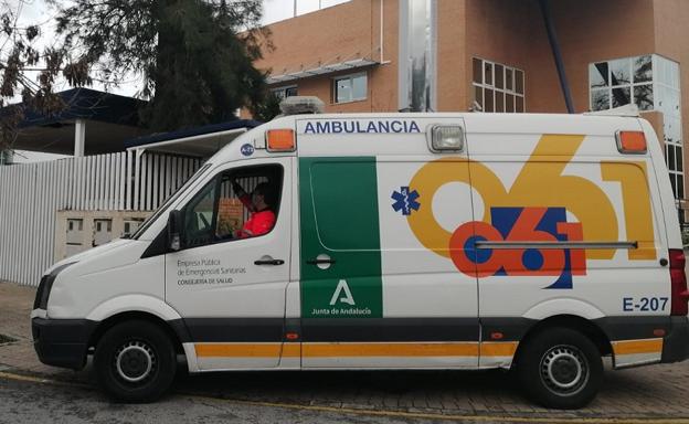 Trasladan al Clínico a un hombre herido en el incendio de una vivienda en Churriana