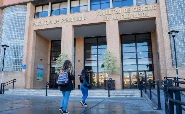 Buscan en Málaga a un supuesto acosador que aborda a universitarias con la excusa de hacerles una encuesta sexual