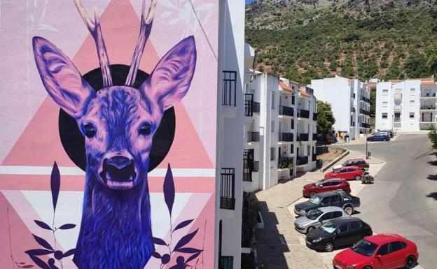 Dos murales de arte urbano de Sake Ieneka y Lalone, en Cortes y en Álora, entre los 25 mejores del mundo hechos en 2021