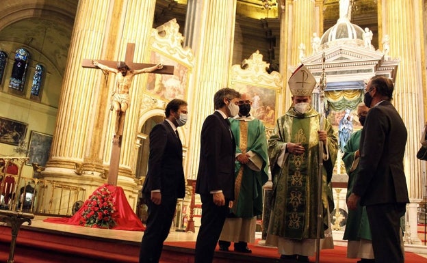 El Cabildo de la Catedral de Málaga prohíbe salir desde su interior a la cofradía del antiguo Cristo Mutilado la víspera del Domingo de Ramos