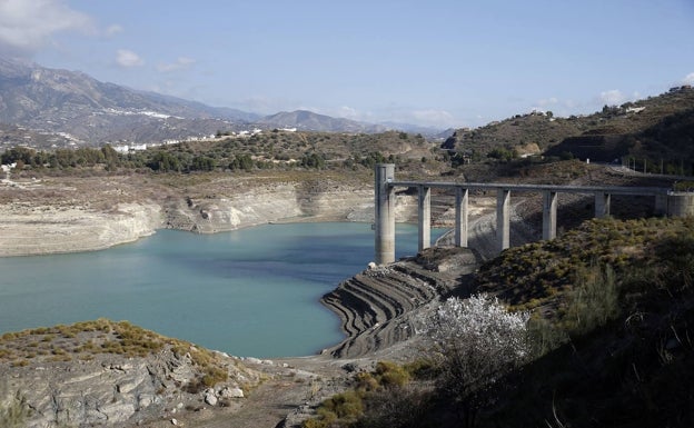 Cascada de obras de emergencia para paliar la sequía en la Axarquía