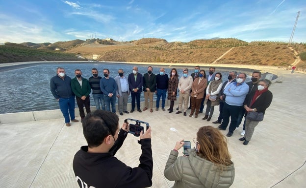 La Junta sigue sin concretar cómo se llevará a las fincas el agua depurada para el riego en la Axarquía