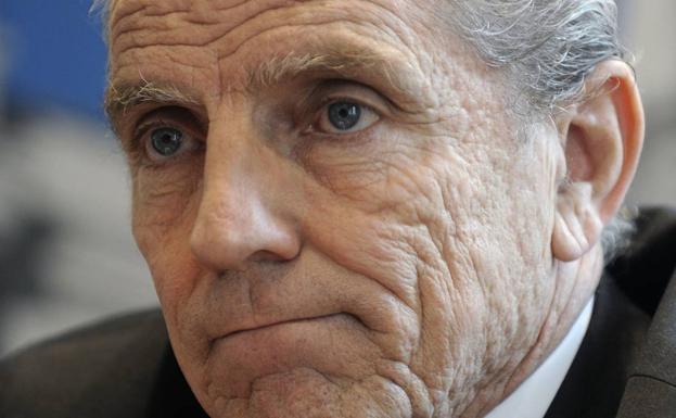 El consejo de Unicaja Banco aprueba la renuncia de Conthe, que permitirá la entrada de Mayoral