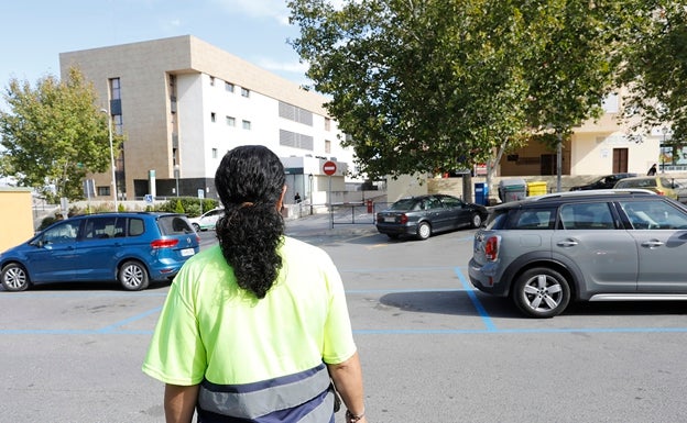 Una vigilante de zona azul de Antequera recibe una paliza por parte de varios individuos que no querían pagar