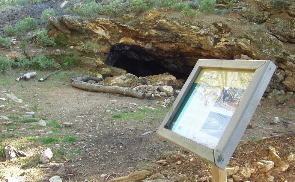 La Rábita: la misteriosa cueva que hay en el camino hacia La Maroma