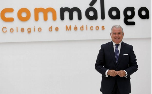 El Colegio de Médicos de Málaga apoya la eliminación progresiva de mascarillas en las aulas