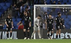 El Málaga respira pese al fiasco ante el 'Sanse' al mantenerse a seis puntos del descenso