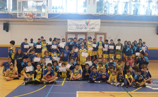 Fiesta de la canasta en el Día del Club Baloncesto Rincón de la Victoria