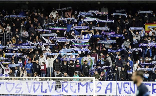 El Málaga regala entradas y camisetas para fomentar la asistencia en el partido contra el Cartagena