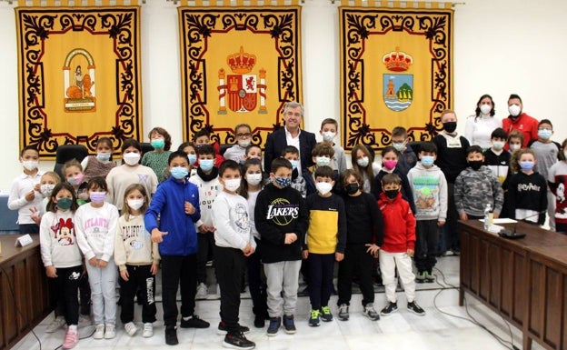 Los alumnos del CEIP Valeriano López, protagonistas del Pleno ordinario de Estepona